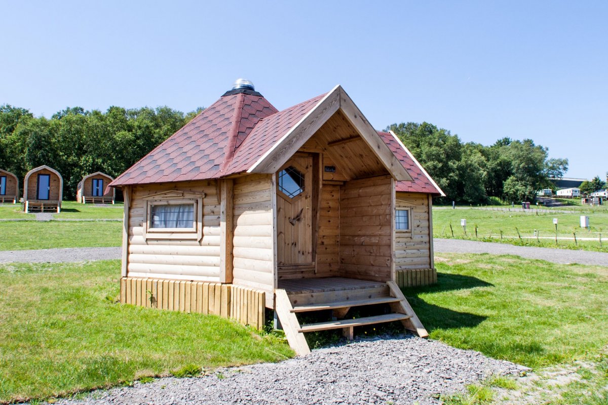 Ernest's Retreat - Camping Cabin sleeps 2 adults, 2 children